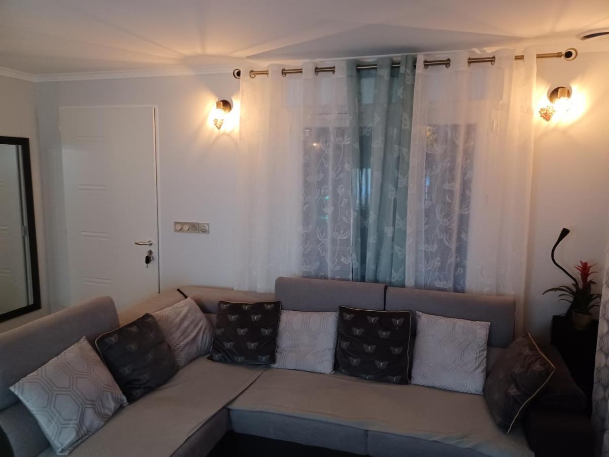 Chambre Privee/Climatisee+Tv /Petit Dejeuner Inclu/Tout Confort Nevers Exterior photo