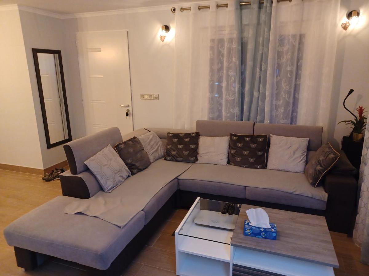 Chambre Privee/Climatisee+Tv /Petit Dejeuner Inclu/Tout Confort Nevers Exterior photo